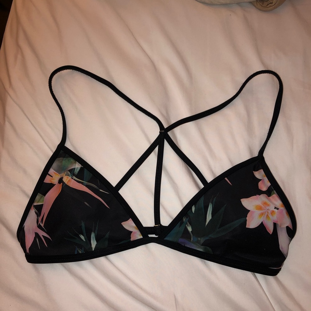Triangle crossback bikini top